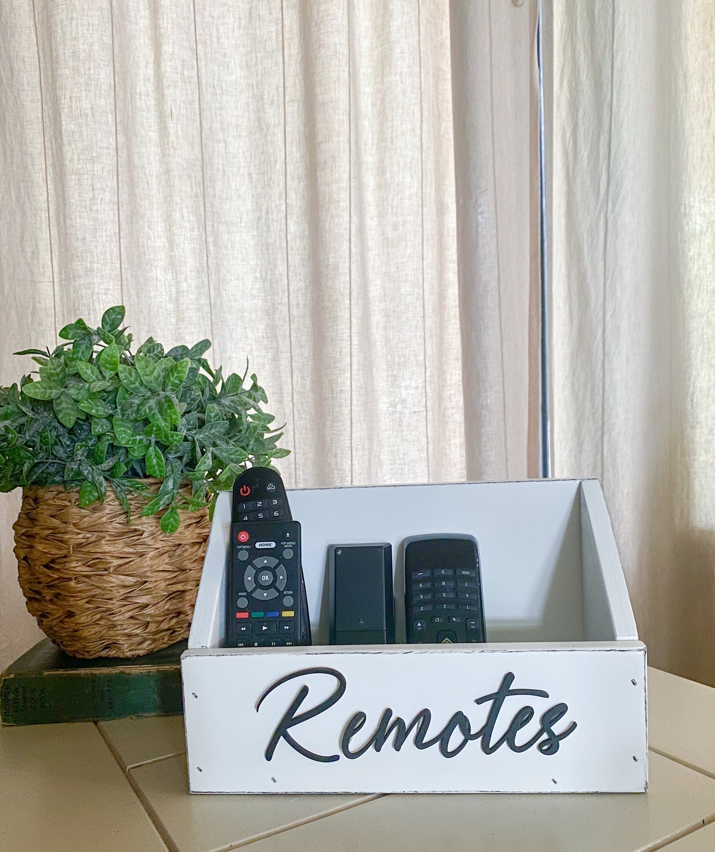 Remote Control Caddy White Distress