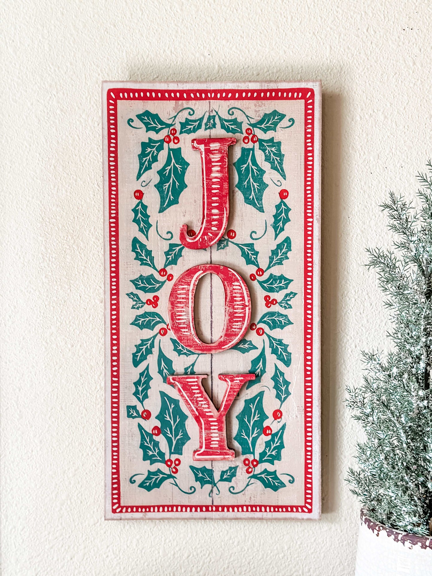 Holly and Berries Joy Sign