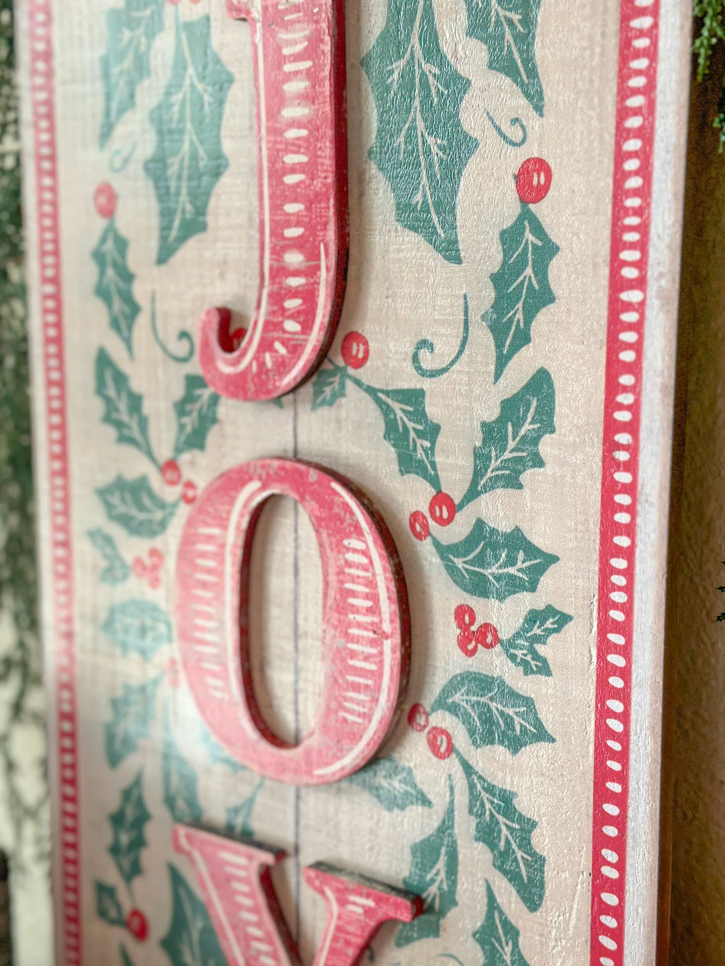 Holly and Berries Joy Sign