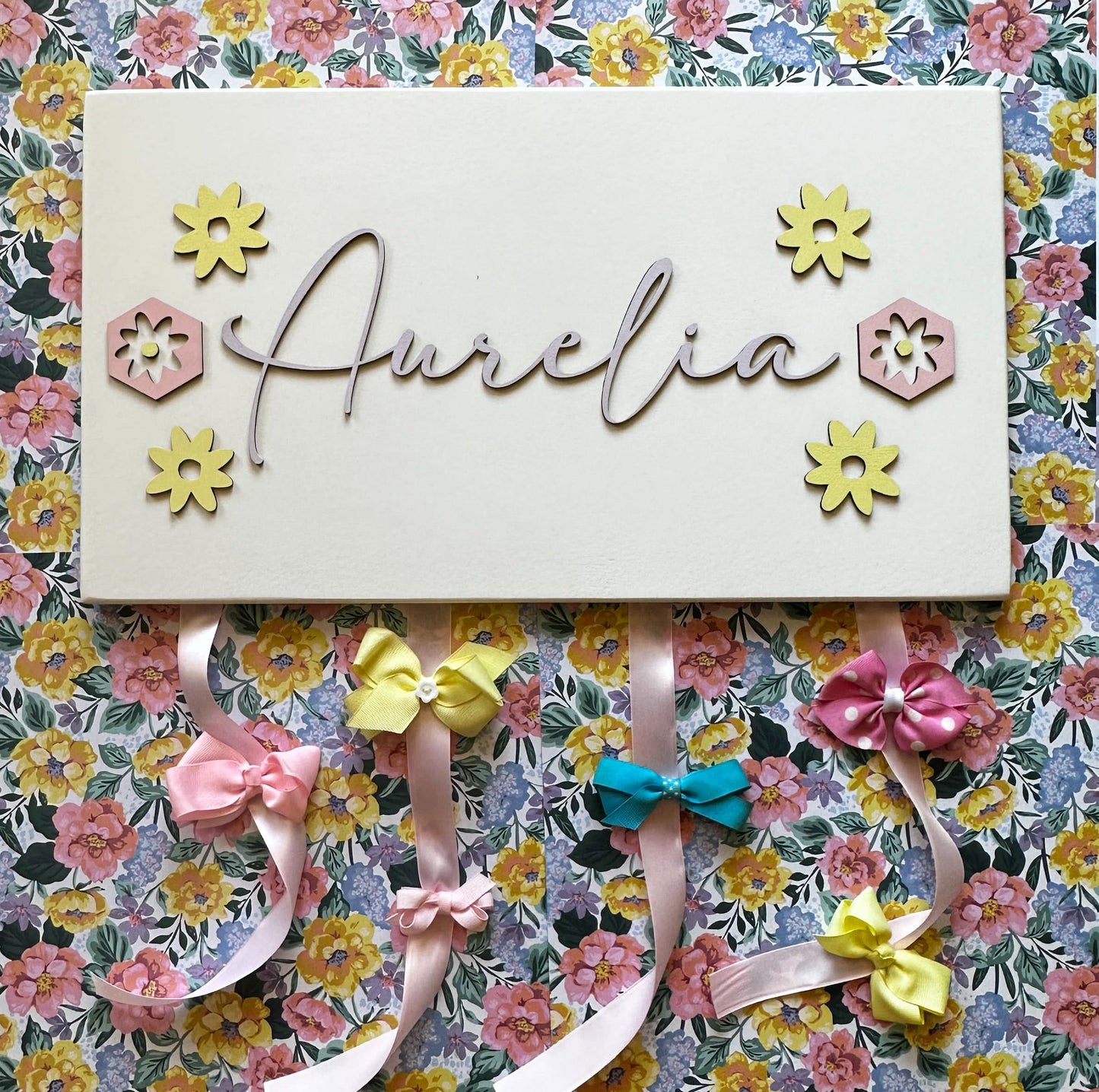 Engraved Pastel Bow Holder, "Aurelia"