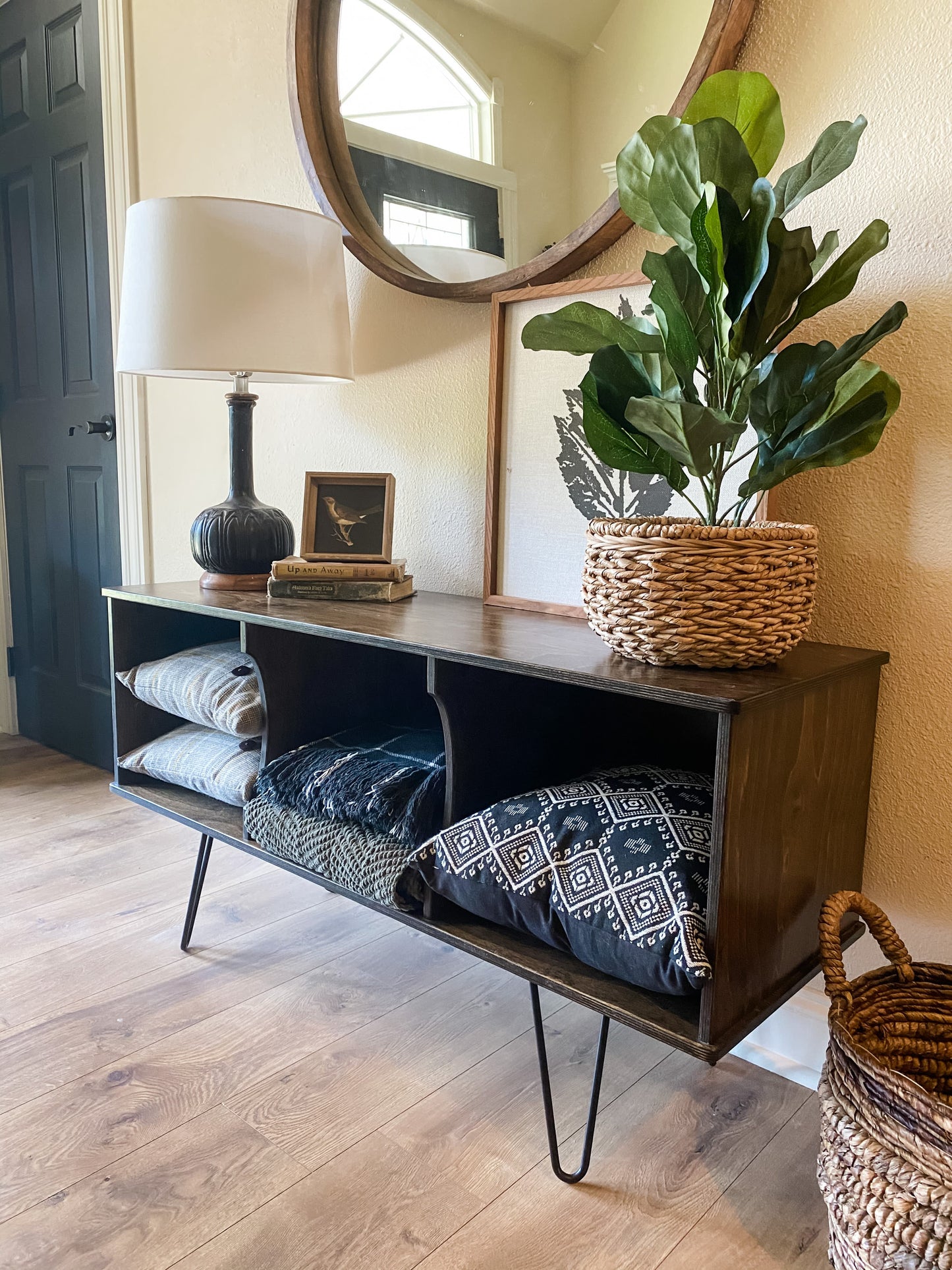 Entryway Credenza in Dark Brown (3 Compartments)