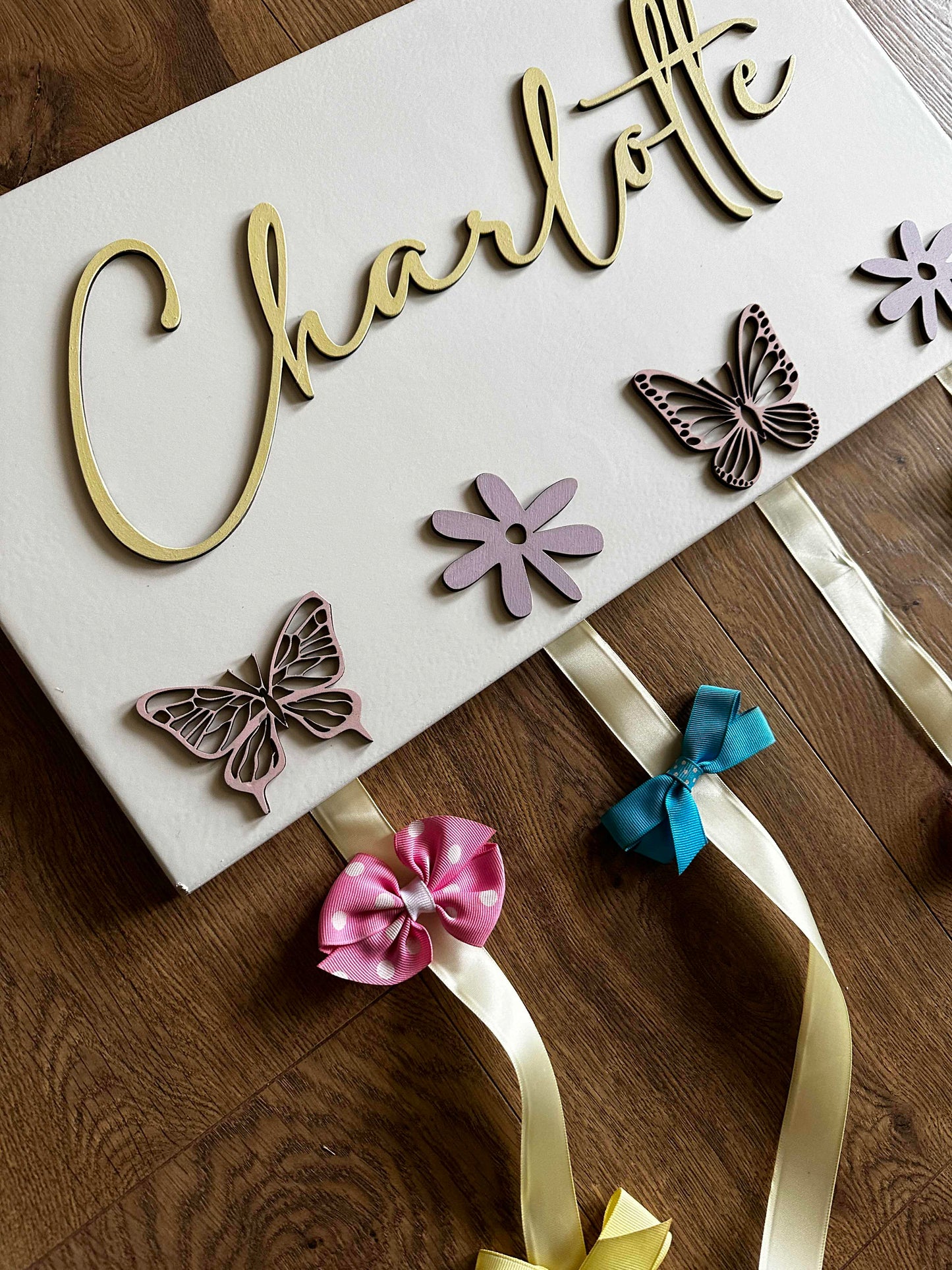 Engraved Pastel Bow Holder, "Charlotte"