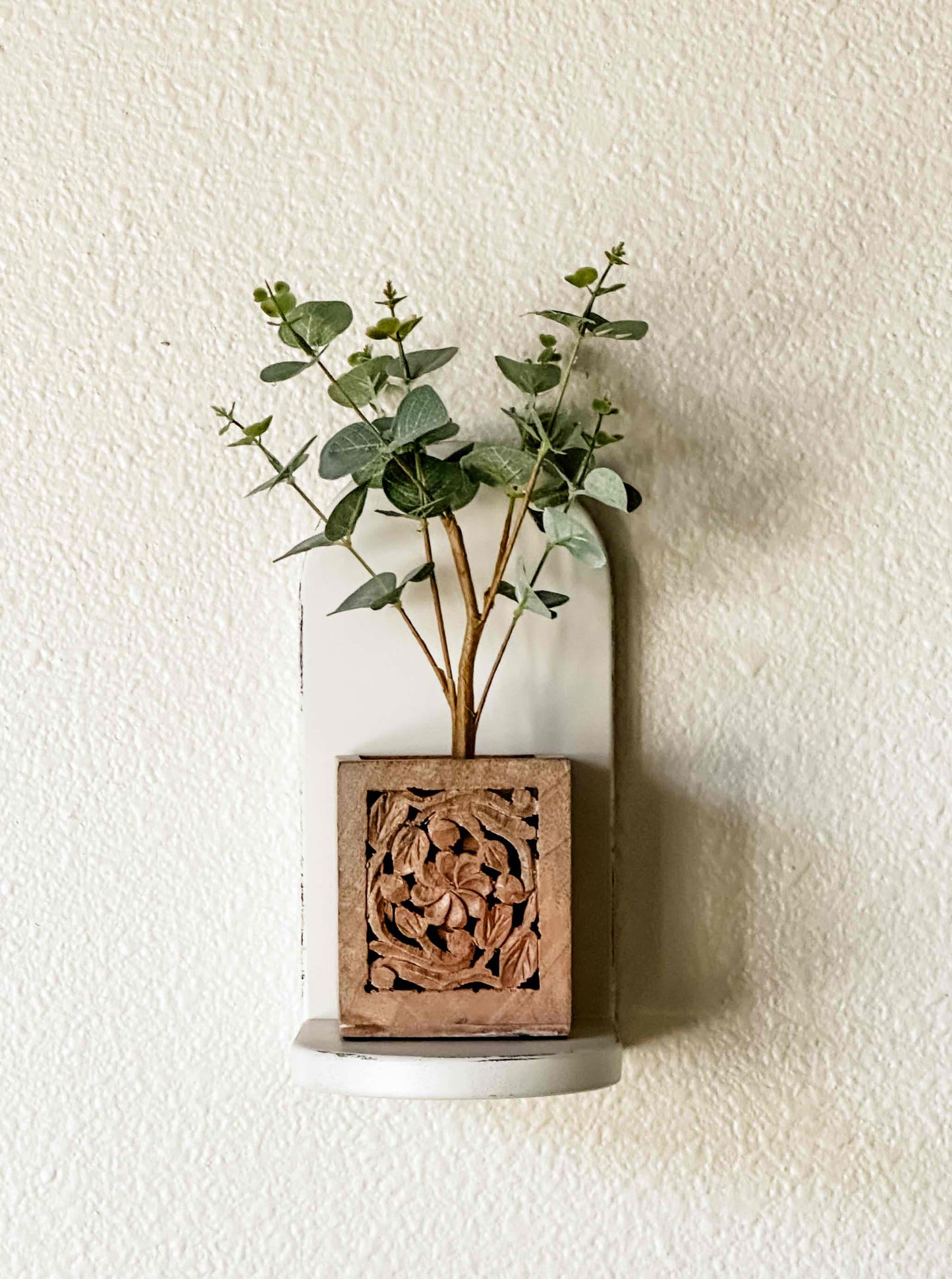 Minimalist simple shelf - plant holder