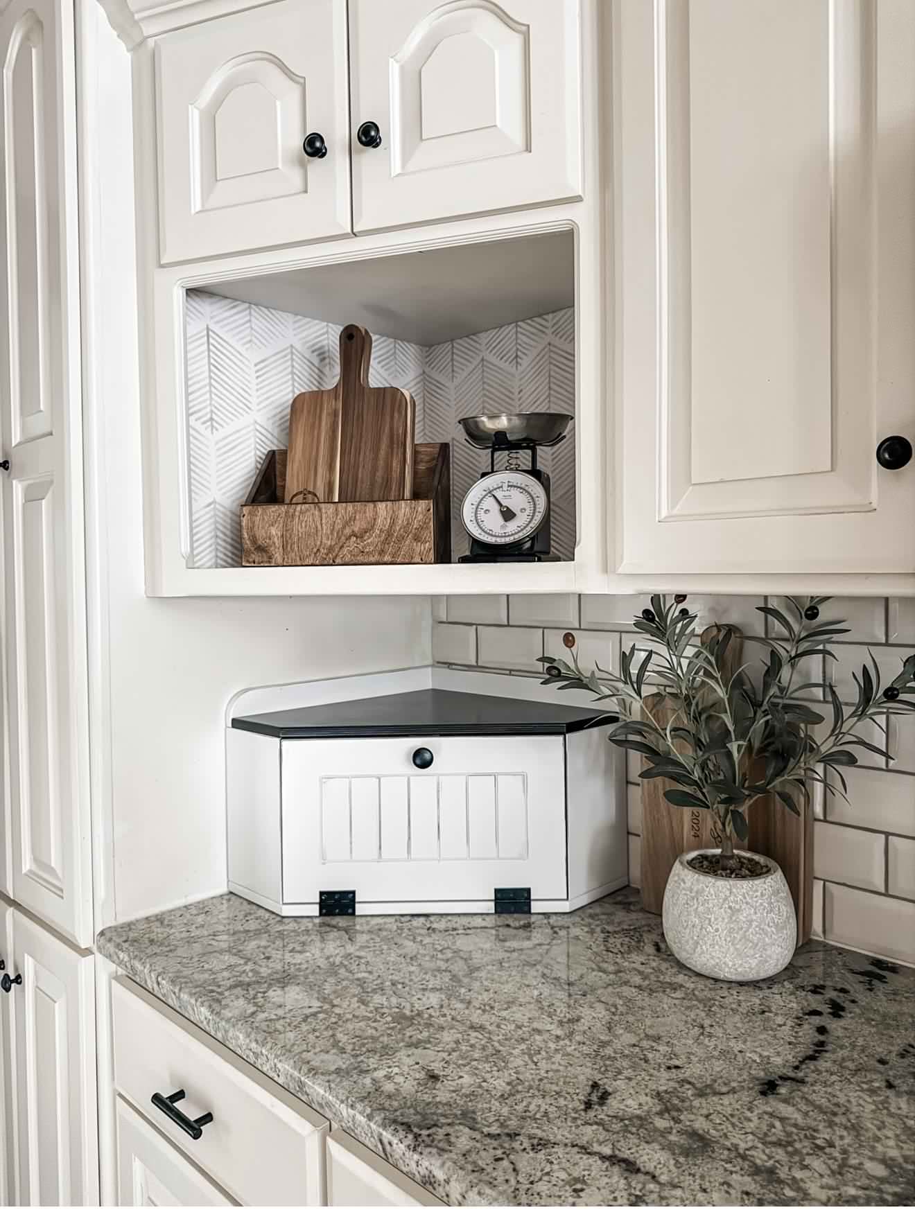 Bread Box - White distressed