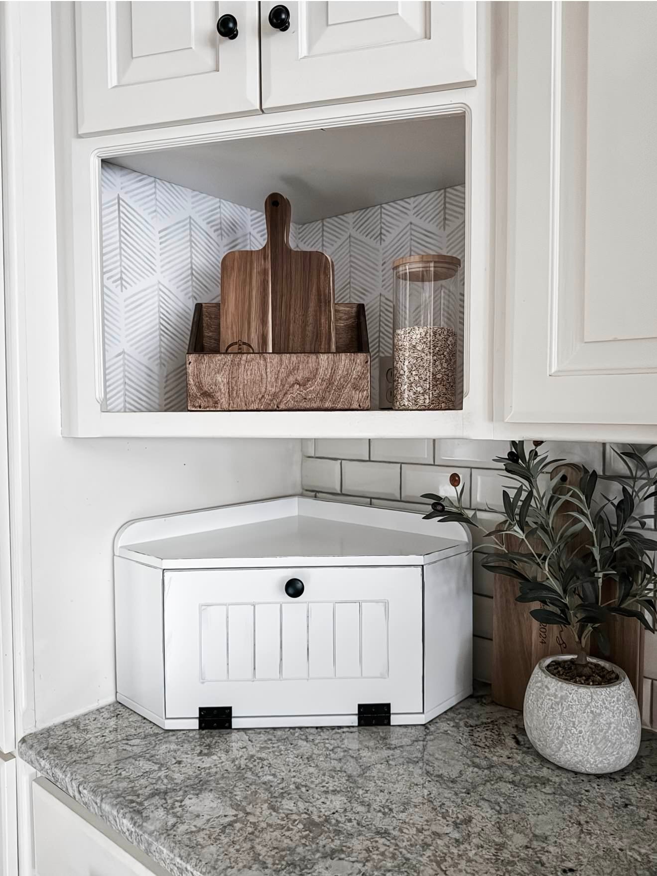 Bread Box - White distressed