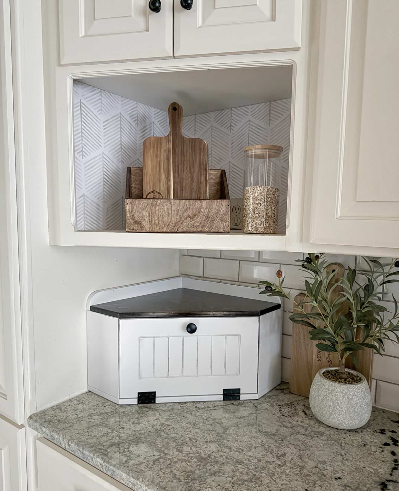 Bread Box - White distressed
