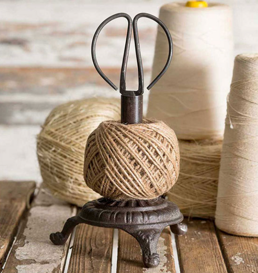 Spool twine holder with scissors