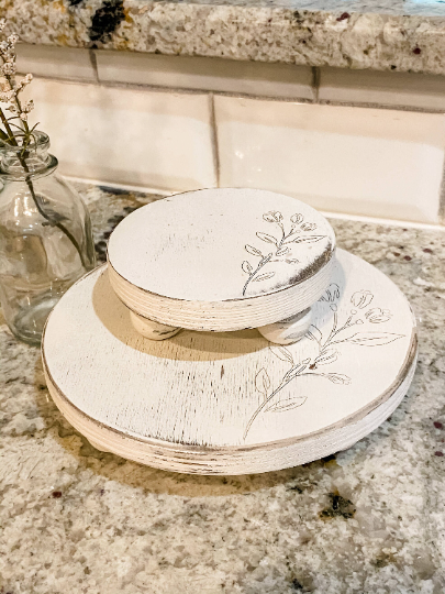 Set of 2 Risers in Ivory Distressed with Short Feet (Round)