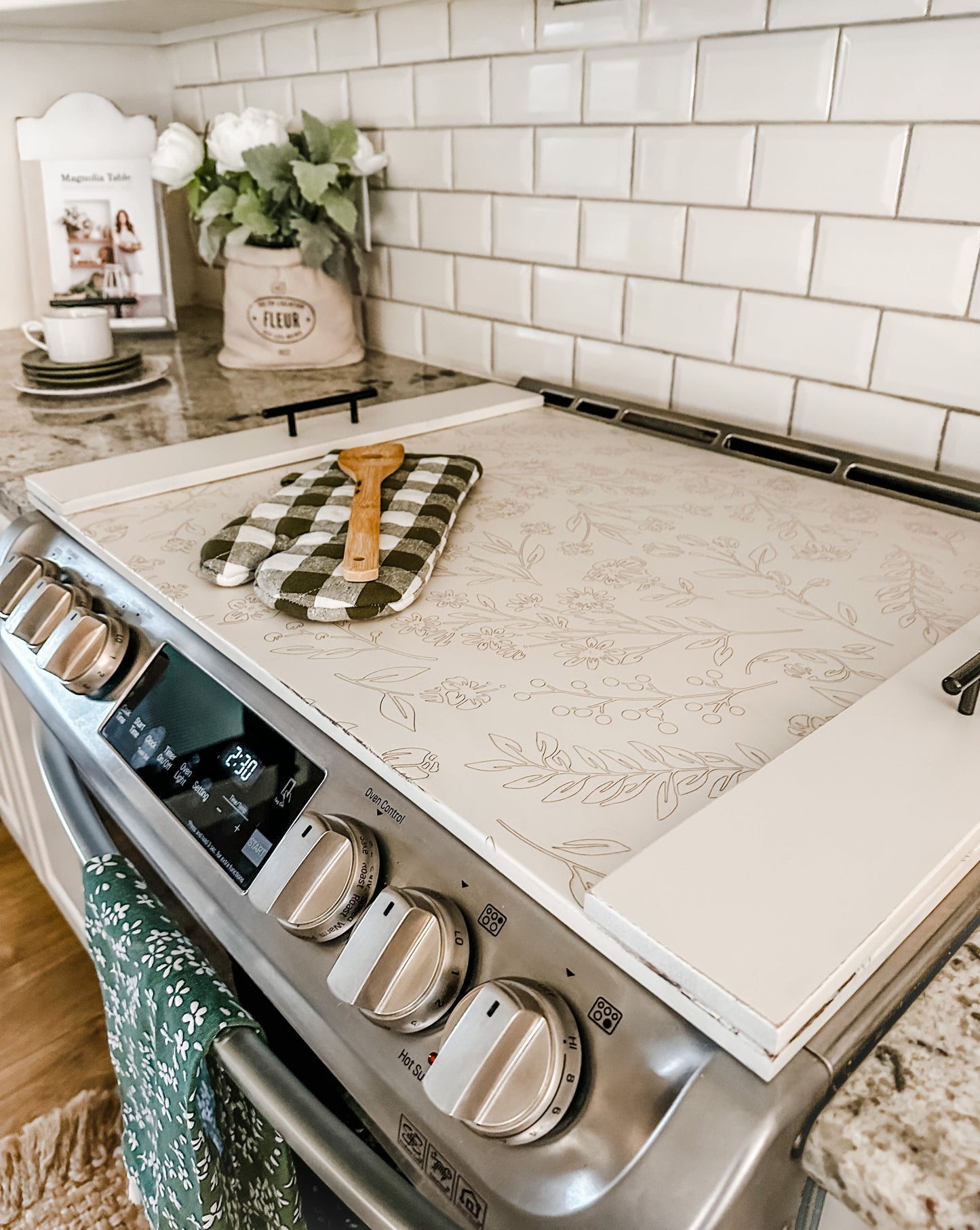 Engraved Floral Pattern Stove Cover, Ivory Distressed